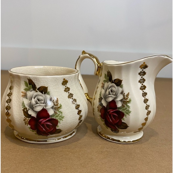 Vintage Sadler Fine Bone China Cream Sugar Red White Roses Swirl Pattern - Picture 2 of 10